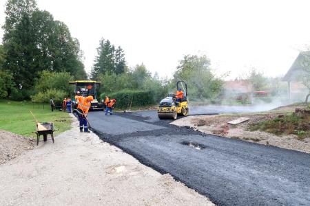ASFALTIRANJE KOŽLJEK 05 FOTO LJUBO VUKELIČ